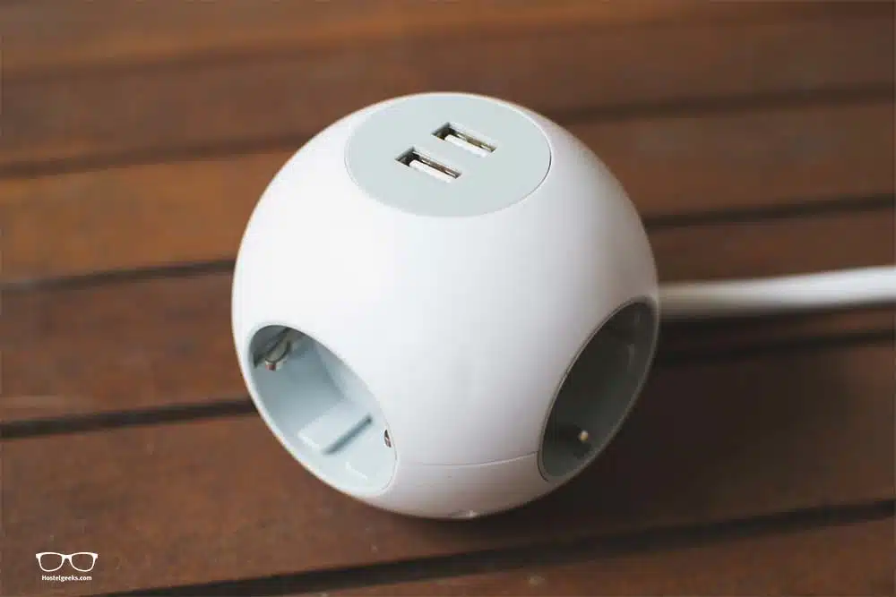Cube for Plugs and USB connection