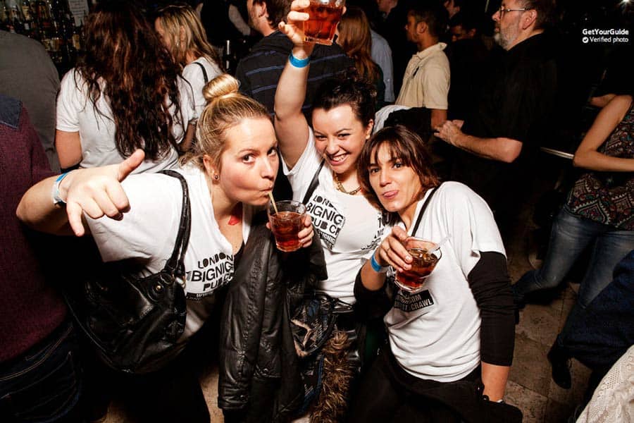 Party Things to do in London: Pub Crawl!