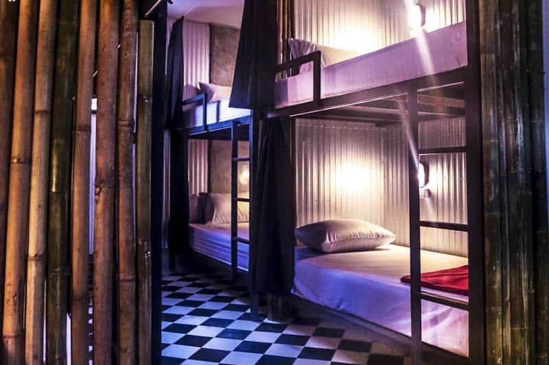 Rooms are equipped with personal lights and sockets at Phanganist Hostel