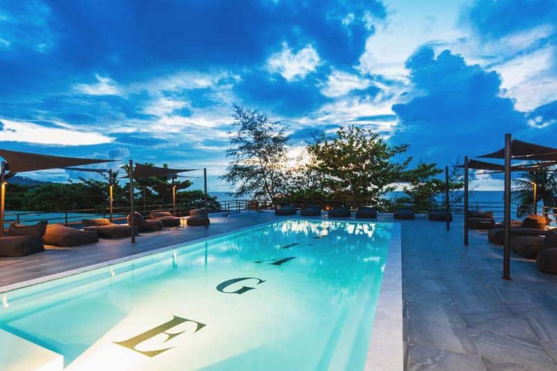 Grab the chance to swim at Savage Hostel Koh Tao pool with an amazing sea view