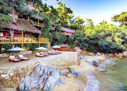 What a location: A Yoga Retreat right at the beach in Mexico