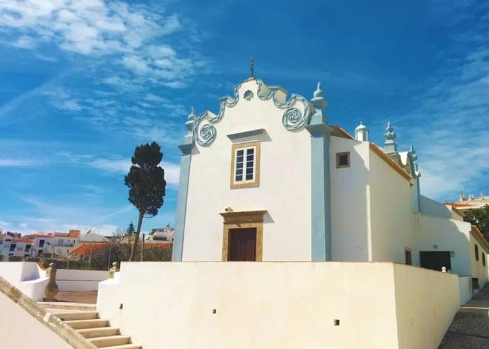 Church of Sant'Ana only 6 minutes away from Rich & Poor Hostel Albufeira
