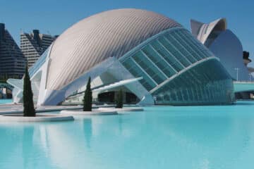 The Ultimate Traveler's Guide to Valencia on a Budget