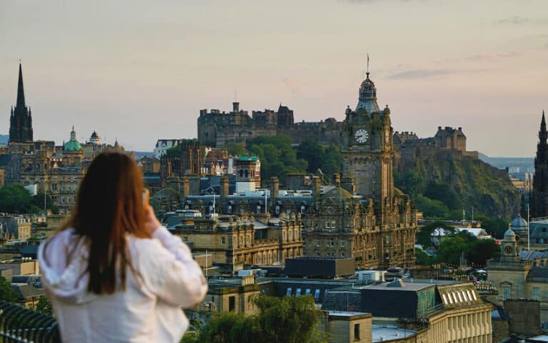 The Ultimate Traveler's Guide to Edinburgh on a Budget